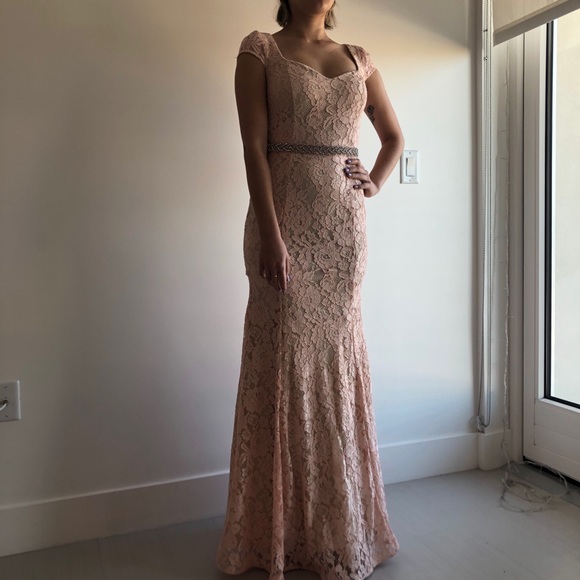 Sequin Hearts Dresses & Skirts - Stunning dress 💕